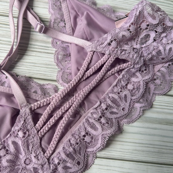 Extra small Victoria secret bralette NWT - Picture 6 of 8